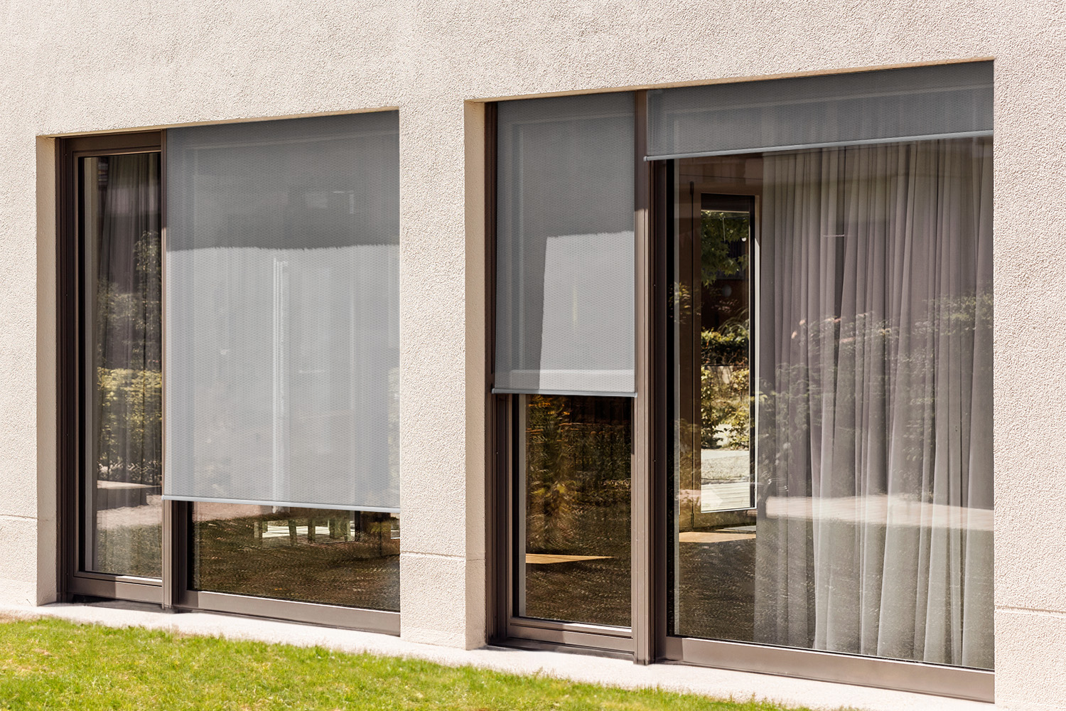 Stylowa przestrzeń na balkonie z roletą2